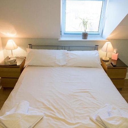 Leonardos Guest House Swansea Extérieur photo