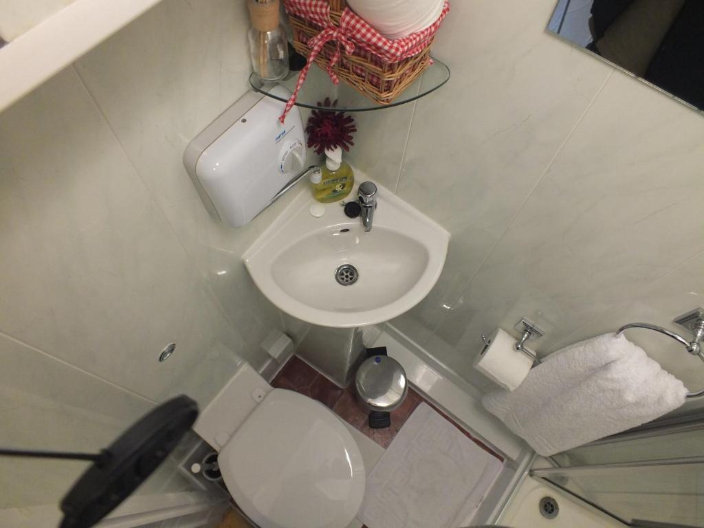 Leonardos Guest House Swansea Chambre photo
