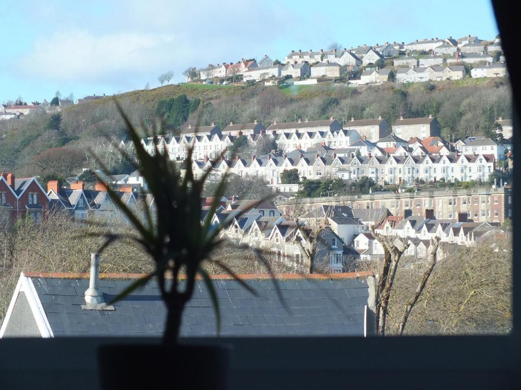 Leonardos Guest House Swansea Chambre photo