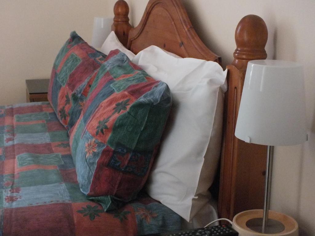 Leonardos Guest House Swansea Chambre photo