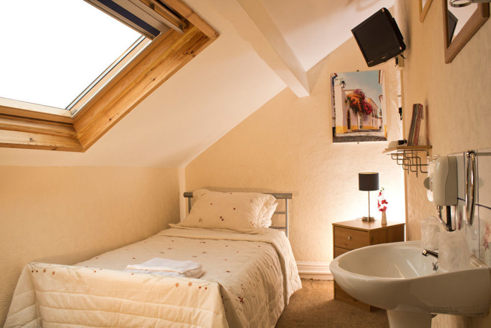 Leonardos Guest House Swansea Extérieur photo