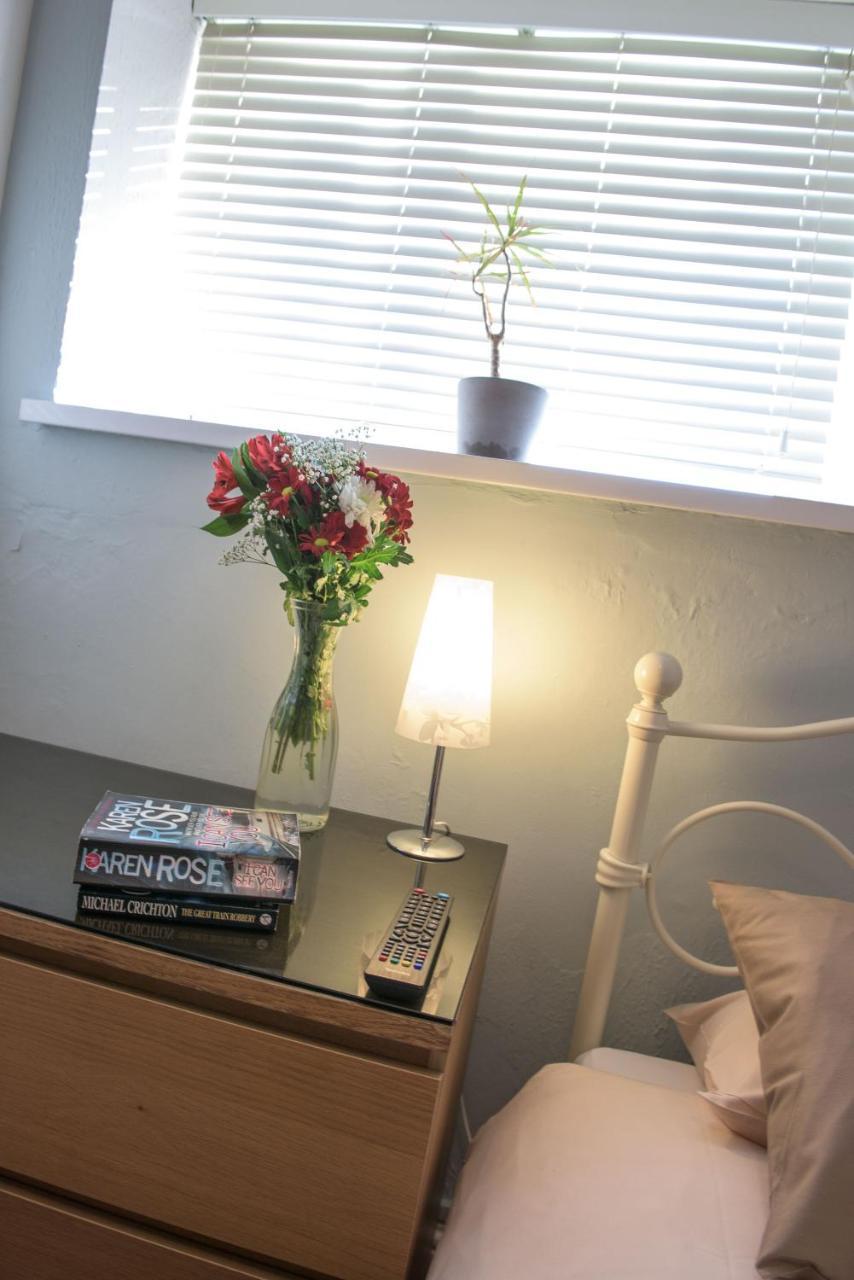 Leonardos Guest House Swansea Extérieur photo