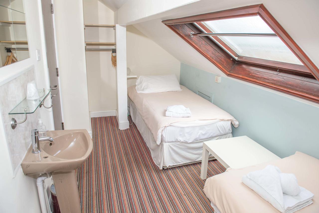 Leonardos Guest House Swansea Extérieur photo