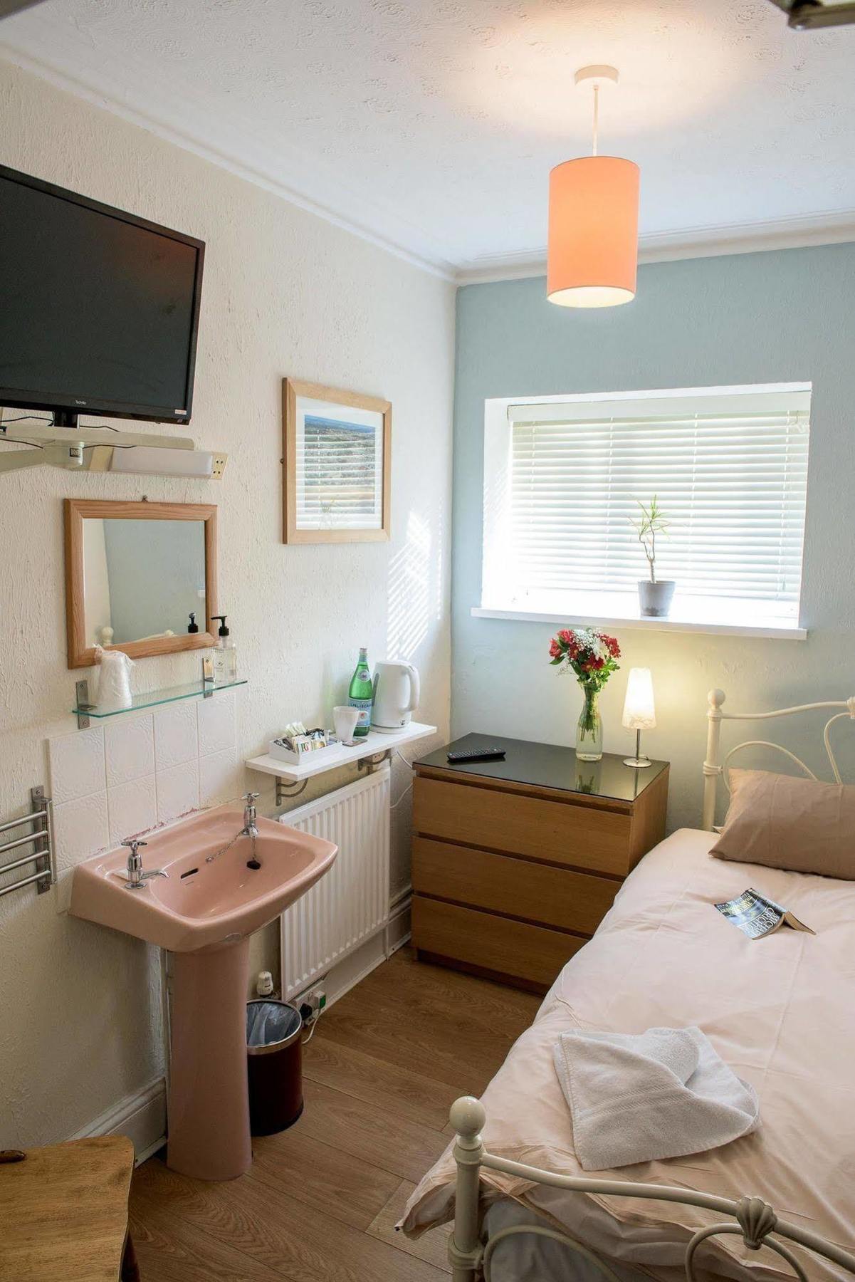 Leonardos Guest House Swansea Extérieur photo