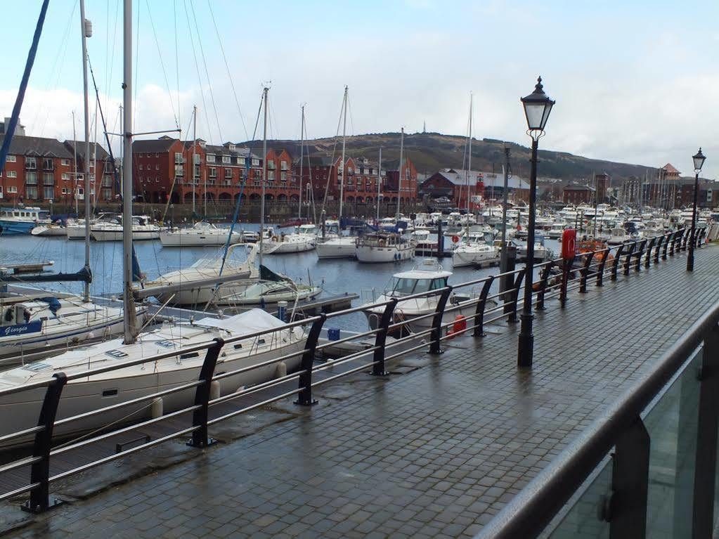 Leonardos Guest House Swansea Extérieur photo